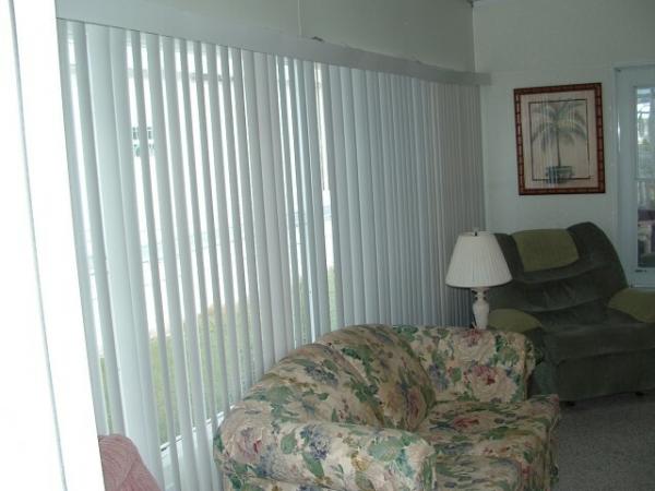 1999 Sunlake Manufactured Home