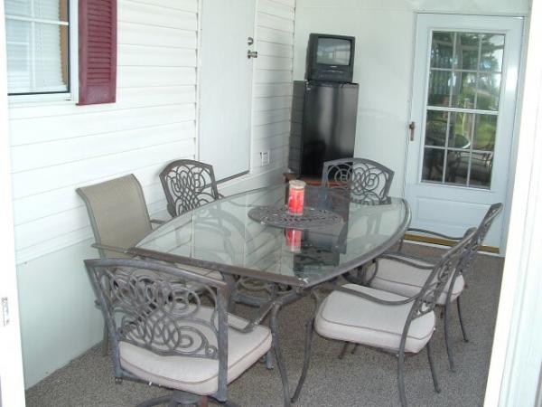 1999 Sunlake Manufactured Home