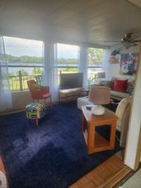 1990 Manufactured Home