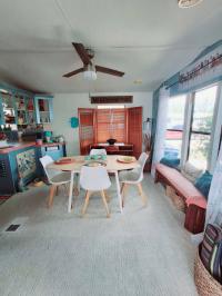 1990 Manufactured Home