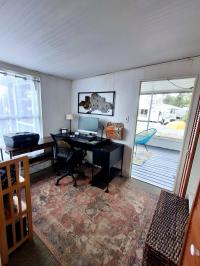 1990 Manufactured Home