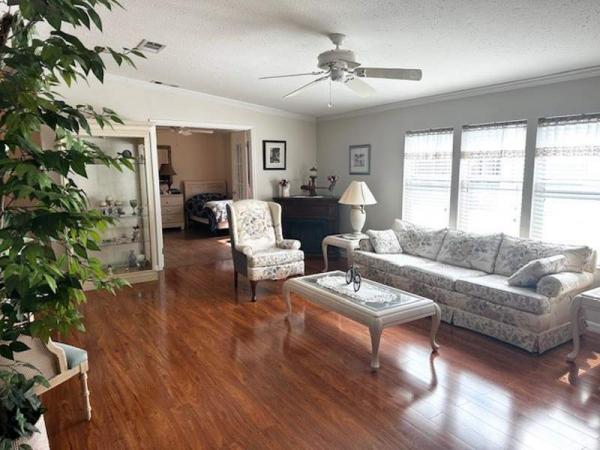 Photo 1 of 2 of home located at 5200 28th Street North, #420 Saint Petersburg, FL 33714