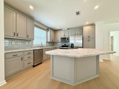Photo 5 of 15 of home located at 44 Iroquois No. Fort Myers Beach, FL 33931