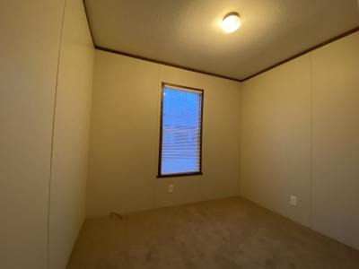 Photo 5 of 9 of home located at 900 Cour Retta Warren, MI 48091