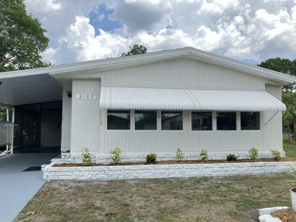 Photo 1 of 2 of home located at 2107 Royal Troon Ct. Orlando, FL 32826