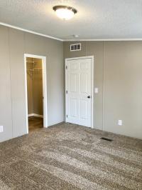 2004 Clayton Homes Inc Yes Mobile Home