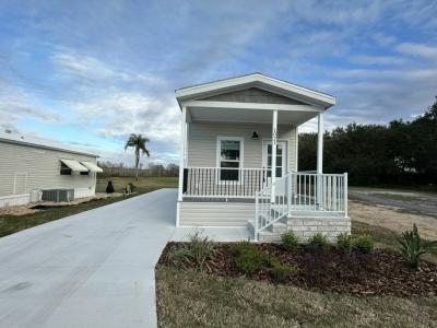Photo 4 of 20 of home located at 20005 Us Highway 27 #1021 Clermont, FL 34715