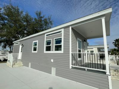 Photo 4 of 19 of home located at 20005 Us Highway 27 #1046 Clermont, FL 34715
