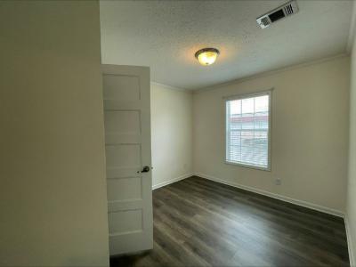 Photo 5 of 21 of home located at 13203 Grape Avenue Grand Island, FL 32735