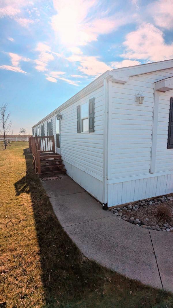 1998 Schult Mobile Home For Sale