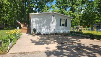 Photo 2 of 18 of home located at 2371 Maple Ln Dorr, MI 49323