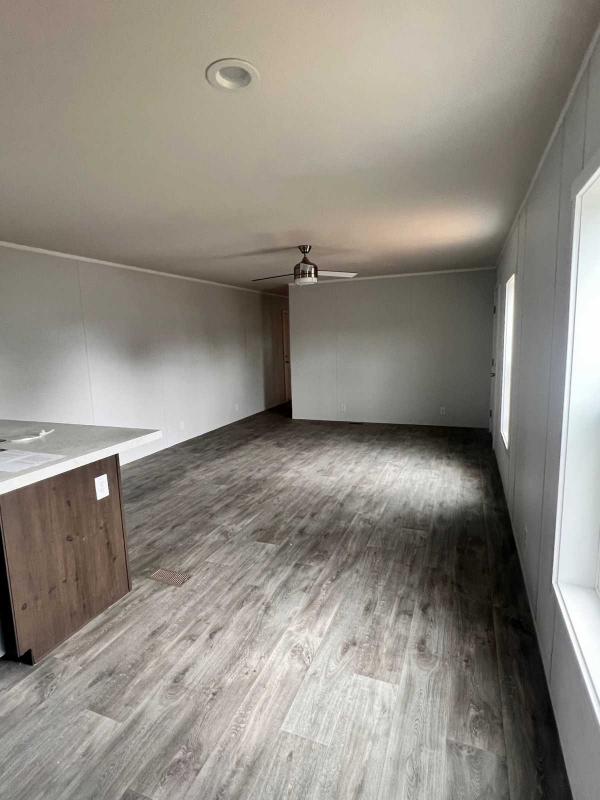 2025 Fleetwood 16723P Mobile Home