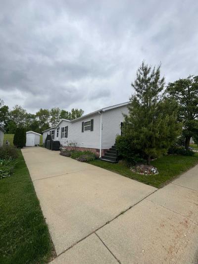 Photo 5 of 33 of home located at 3528 Crystal Ridge Drive Milford, MI 48380