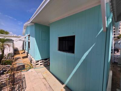 Photo 3 of 28 of home located at 1375 S Pasadena Ave Pasadena, FL 33707