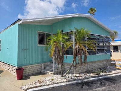 Photo 1 of 28 of home located at 1375 S Pasadena Ave Pasadena, FL 33707