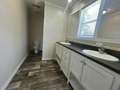 Photo 3 of 8 of home located at 12130 Us Highway 41 South Lot 21 Gibsonton, FL 33534