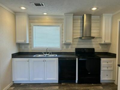 Photo 4 of 8 of home located at 12130 Us Highway 41 South Lot 21 Gibsonton, FL 33534