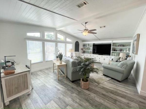 1989 PALM Manufactured Home