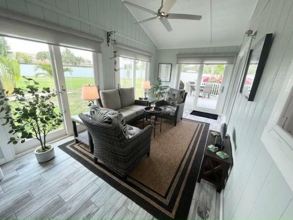 1989 PALM Manufactured Home