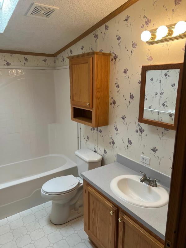 1997 Victorian 235G NR  Home