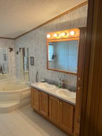 1997 Victorian 235G NR  Home