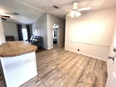 Photo 3 of 12 of home located at 504 Bluff Drive Auburndale, FL 33823