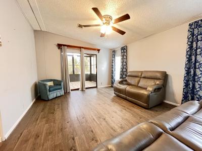 Photo 5 of 12 of home located at 504 Bluff Drive Auburndale, FL 33823