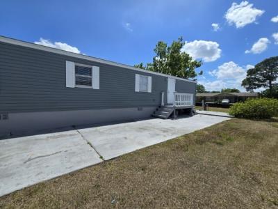 Photo 2 of 12 of home located at 4318 Hilo St. #254 Orlando, FL 32822