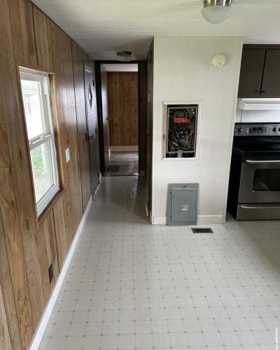 Photo 5 of 11 of home located at 2700 Brookpark Rd #303 Cleveland, OH 44134