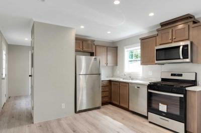Photo 3 of 15 of home located at 3063 Hillanlake Dr Brooklyn, MI 49230