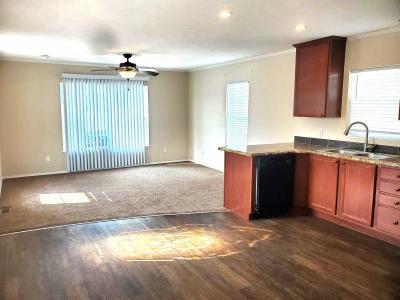 Photo 5 of 12 of home located at 2501 NE Lowry Ave, Lot 116 Saint Anthony, MN 55418