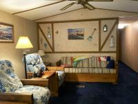 1987 HUNG HS Manufactured Home