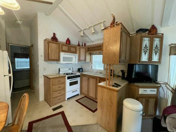 2001 Town and Country M-37 Mobile Home