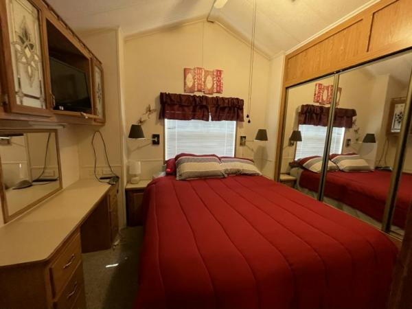 2001 Town and Country M-37 Mobile Home