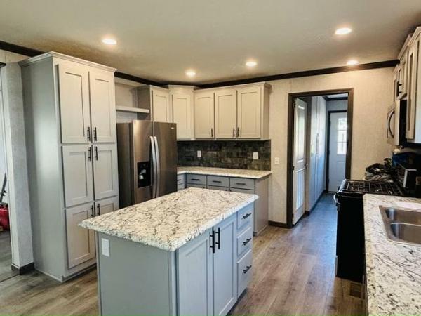 2025 Eagle River - Leola Ontario Mobile Home