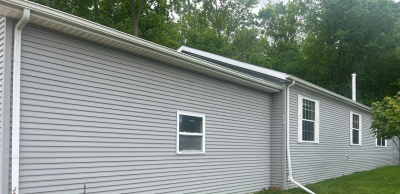 Photo 3 of 20 of home located at 23000 Laurel Dr Chelsea, MI 48118