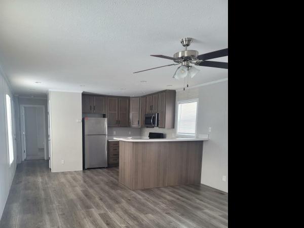 2022 Champion RA1664202 Mobile Home