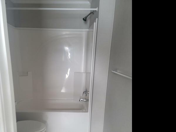 2022 Champion RA1664202 Mobile Home