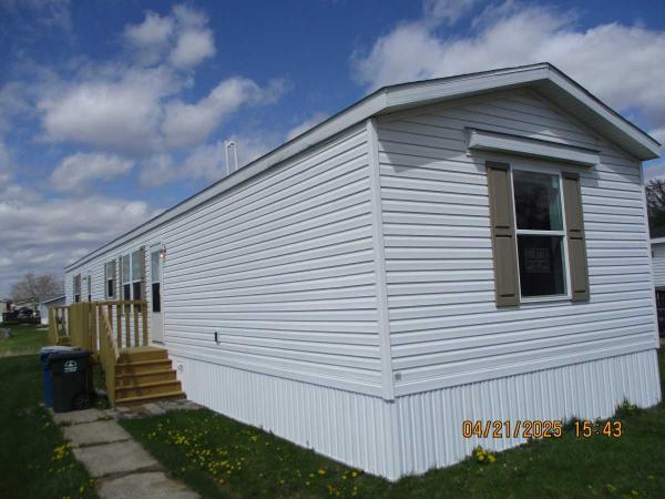 Photo 1 of 2 of home located at 4911 Abrams Drive Lot 1365 Muscatine, IA 52761