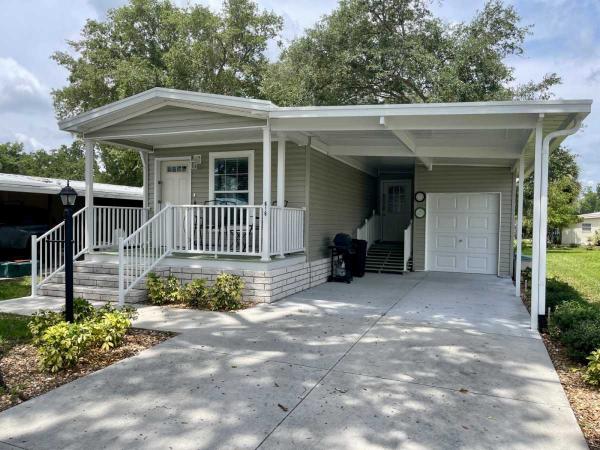 Photo 1 of 2 of home located at 616 Hickory Hill Lady Lake, FL 32159