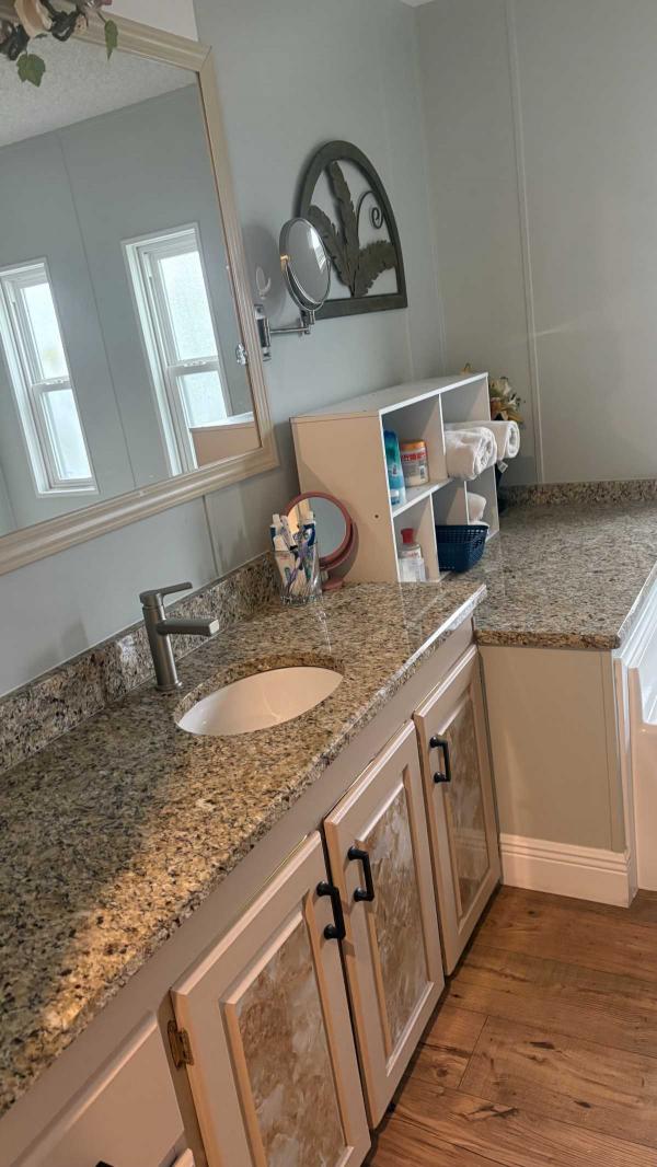1990 Meridian Manufactured Home