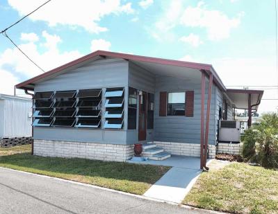 Photo 3 of 14 of home located at 370 53rd Ave N Saint Petersburg, FL 33709