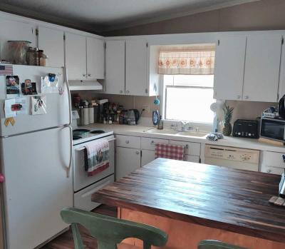 Photo 5 of 14 of home located at 370 53rd Ave N Saint Petersburg, FL 33709