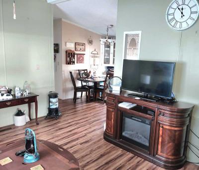 Photo 4 of 14 of home located at 370 53rd Ave N Saint Petersburg, FL 33709