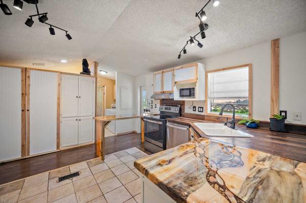 1996 Summit Mobile Home