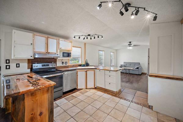 1996 Summit Mobile Home