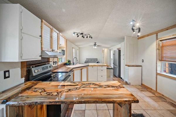 1996 Summit Mobile Home