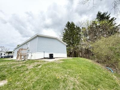 Photo 4 of 32 of home located at 9345 White Pine Court #31 Linden, MI 48451