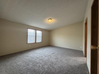 Photo 5 of 7 of home located at 28467 Oakwood Flat Rock, MI 48134