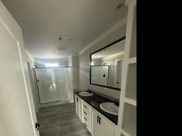 2024 Champion WS3256H32025 Mobile Home